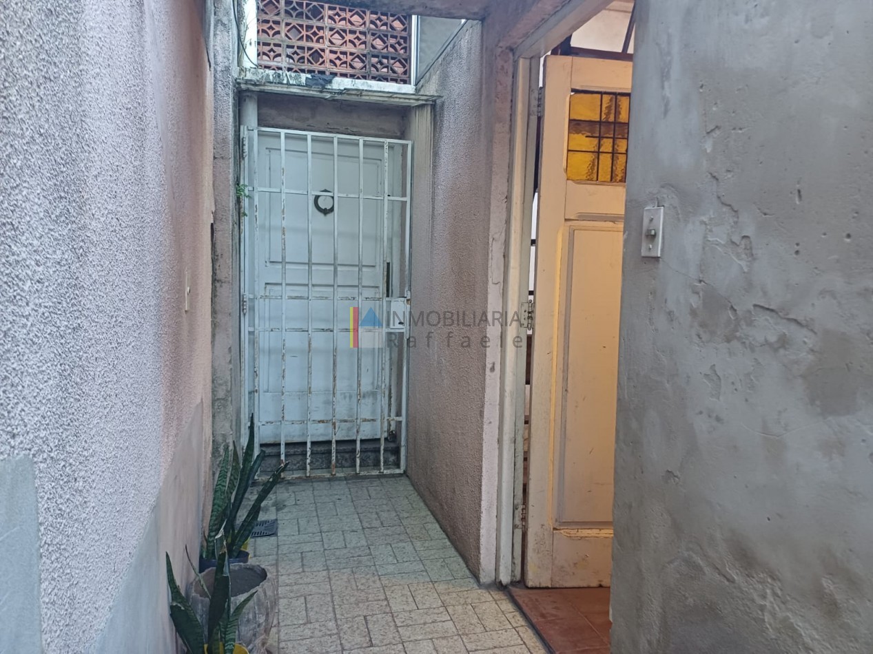 PH a refaccionar con patio y terraza Excelente potencial 