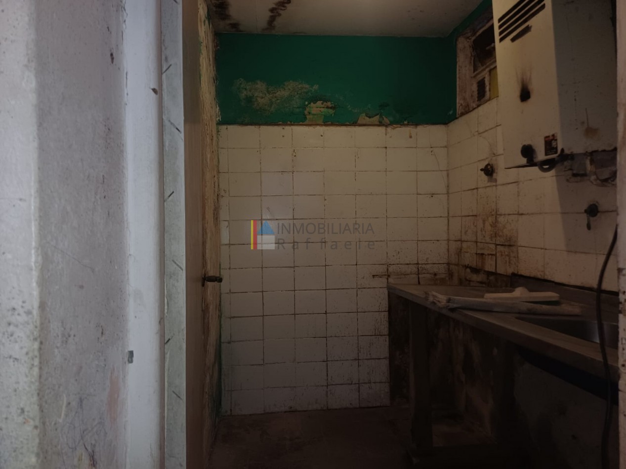 PH a refaccionar con patio y terraza Excelente potencial 